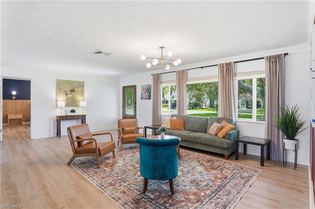 RIVER MANOR - Residential