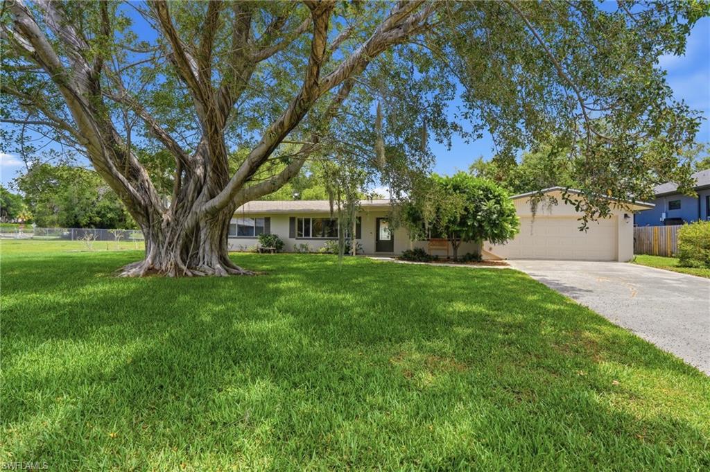 RIVER MANOR - Residential