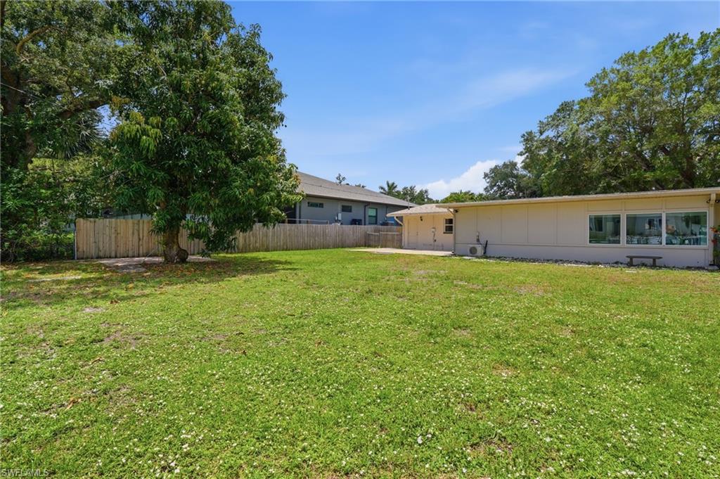 RIVER MANOR - Residential