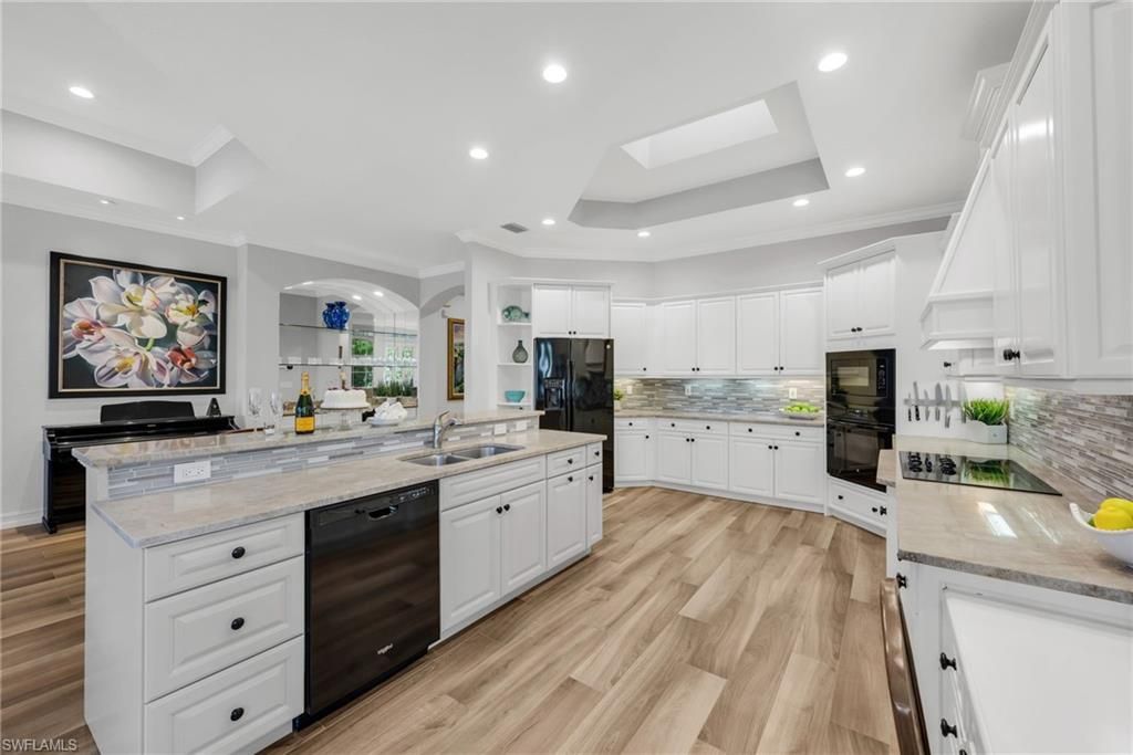 Photo of 2310 Silver Palm PL, NAPLES, FL 34105 (MLS # 225082382)