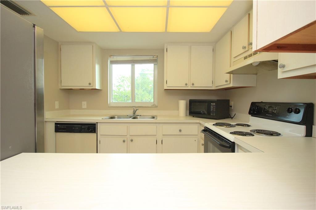 GOLF VIEW MANOR CONDO - Residential