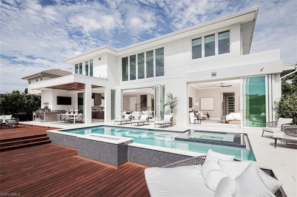 ROYAL HARBOR - Residential