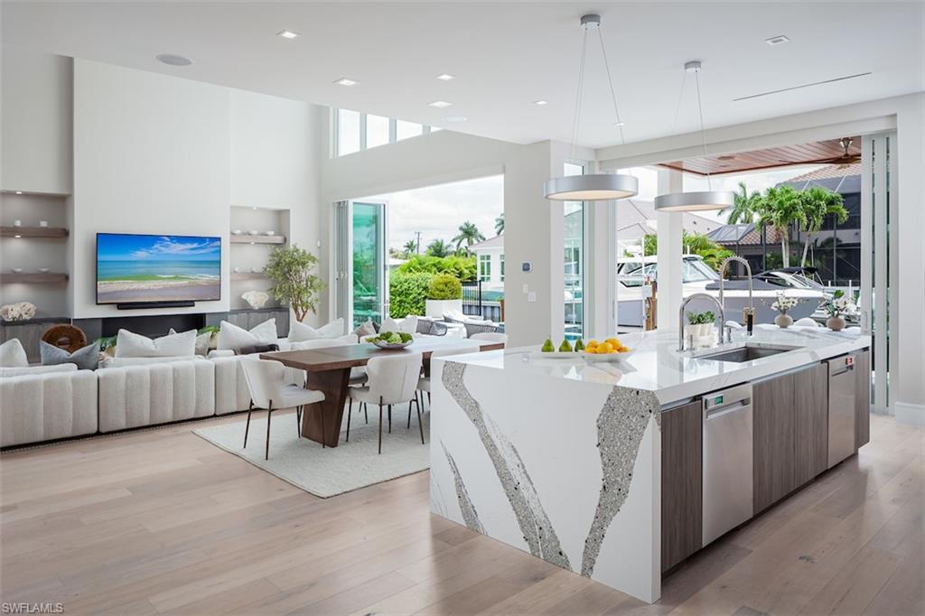 ROYAL HARBOR - Residential