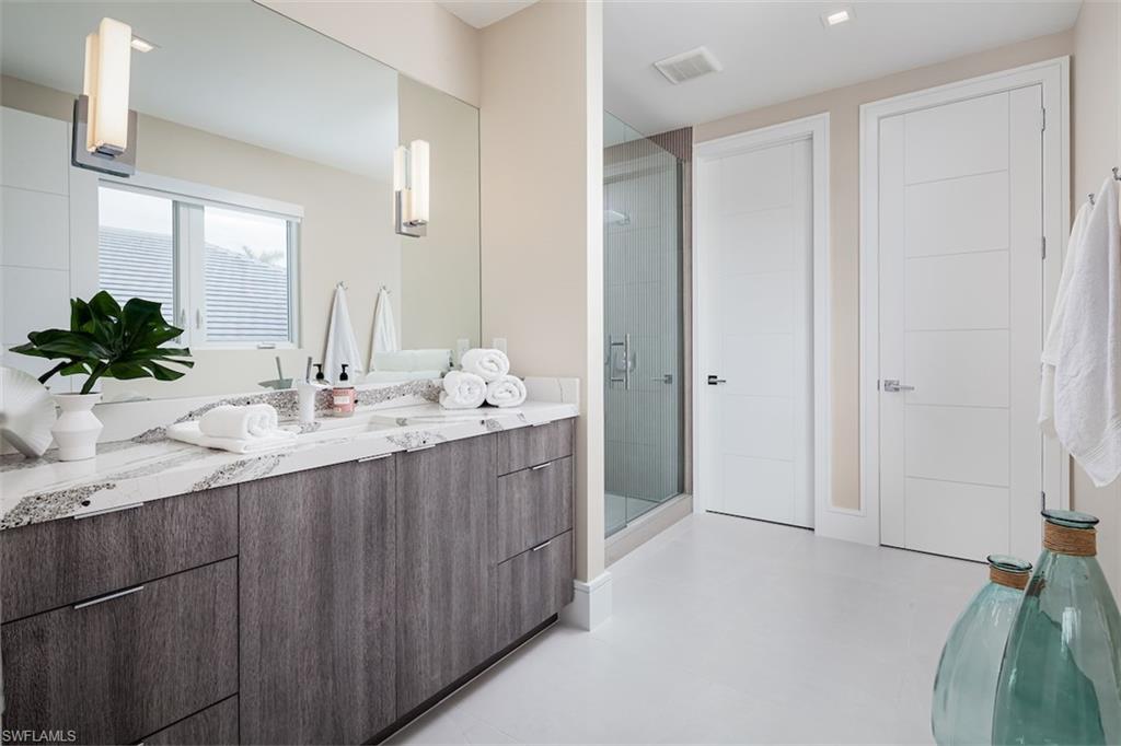 ROYAL HARBOR - Residential