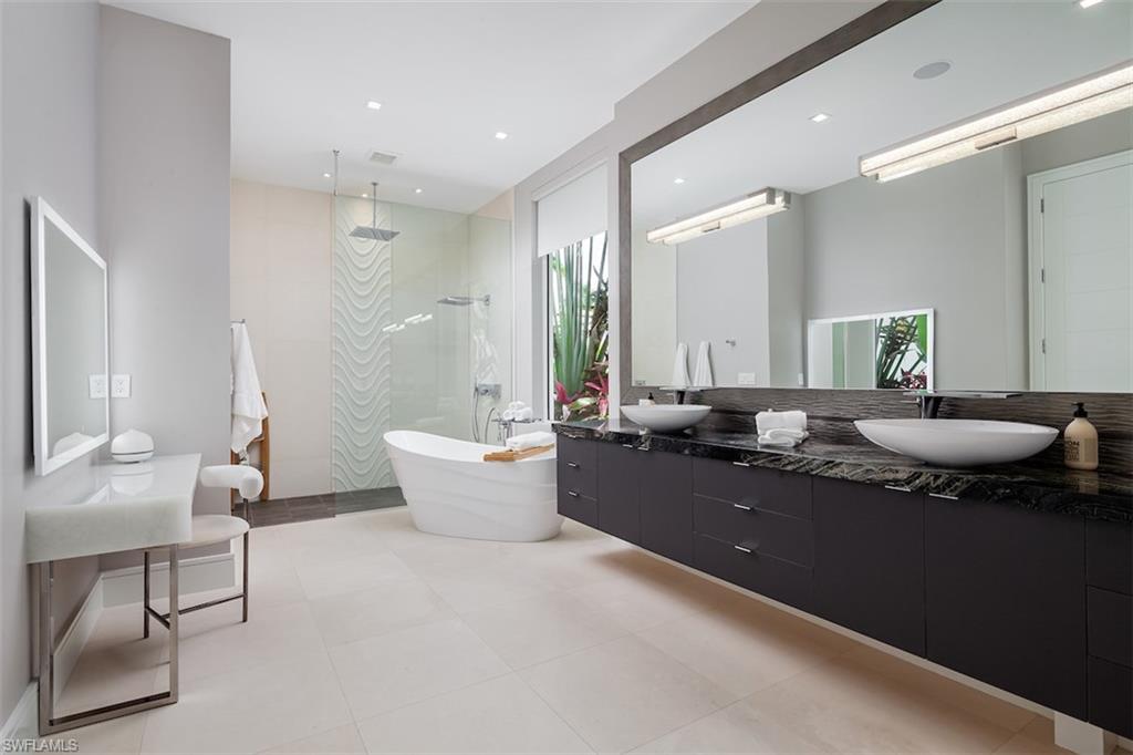 ROYAL HARBOR - Residential