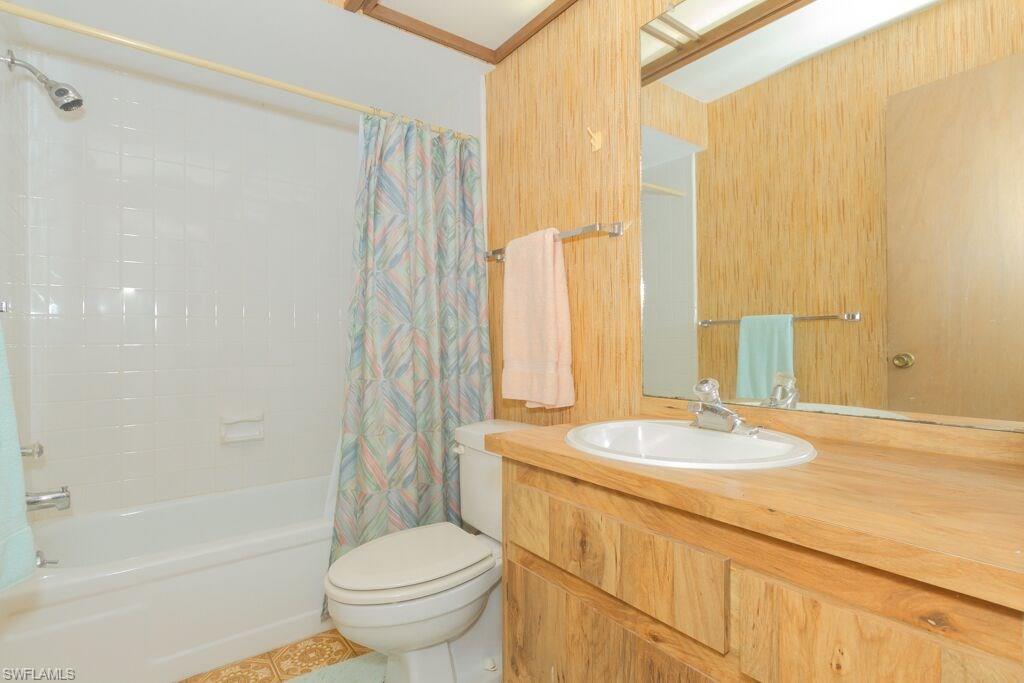 LAKEWOOD VILLAS - Residential