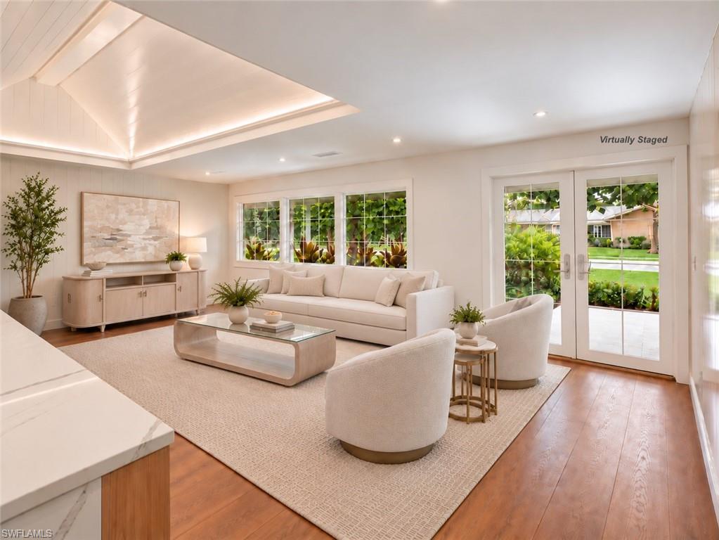 664 Pompano DR