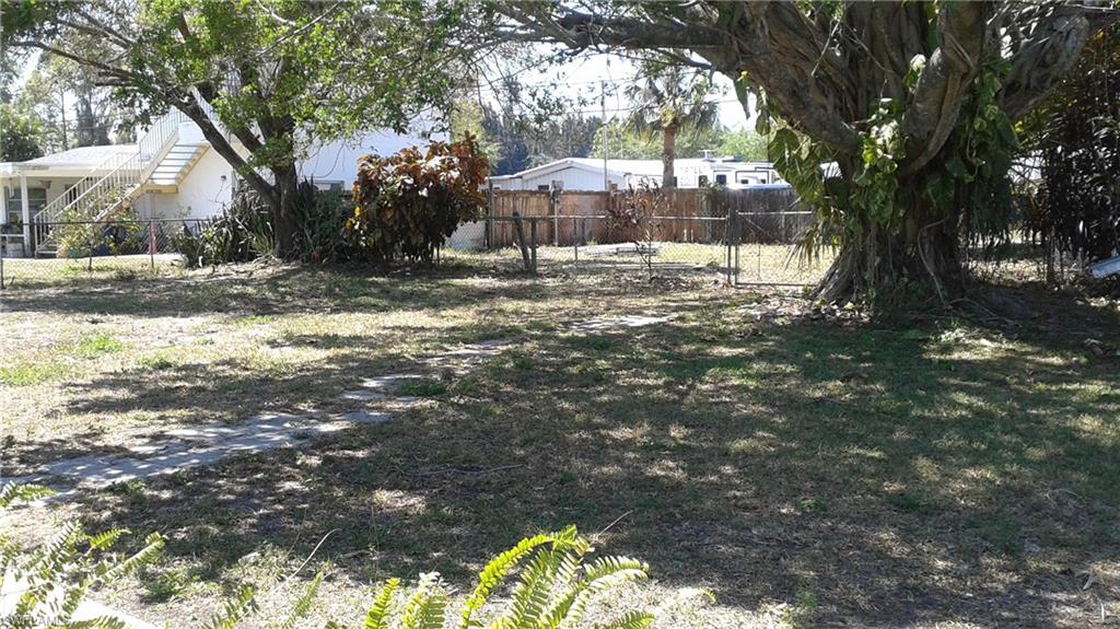 LITTLE GROVES - Residential