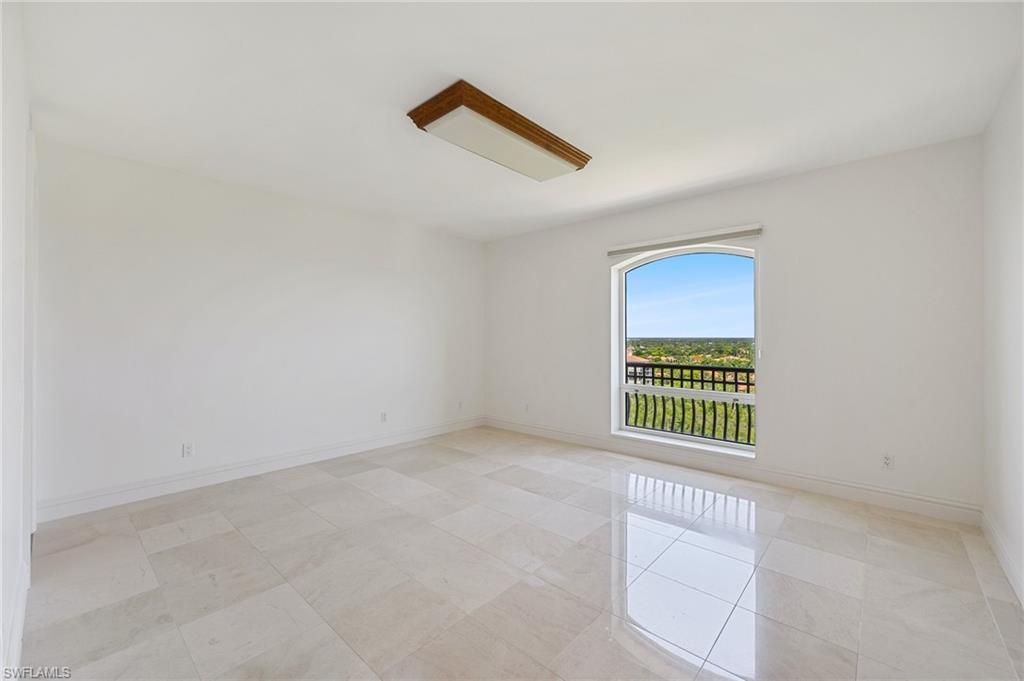 WINDSOR AT BAY COLONY - Residential