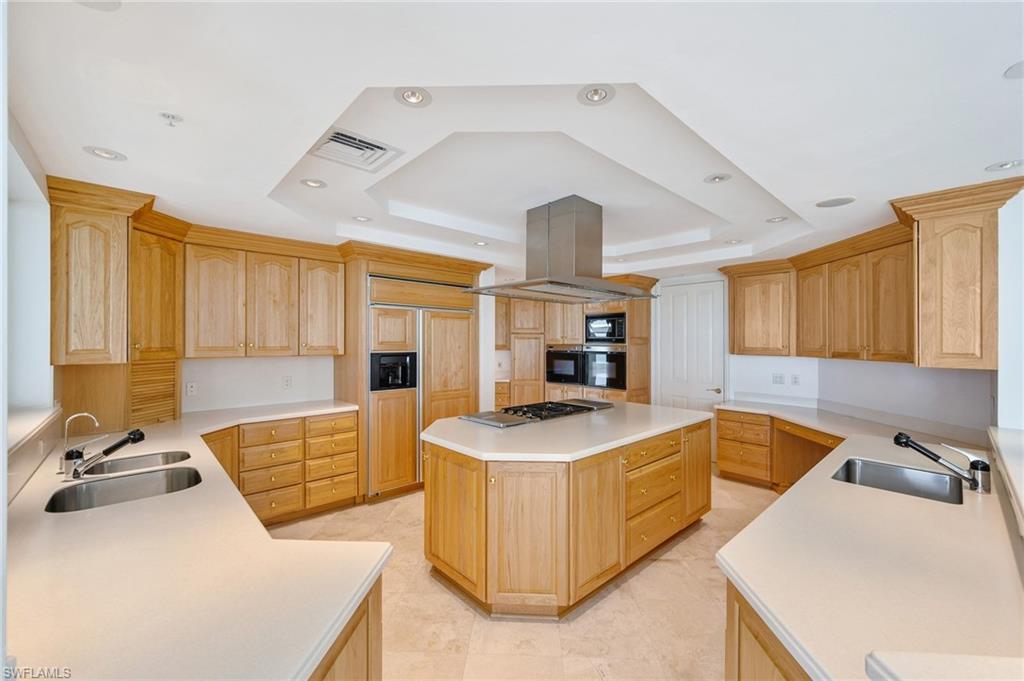 WINDSOR AT BAY COLONY - Residential