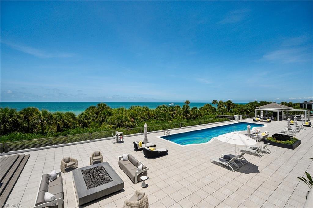 WINDSOR AT BAY COLONY - Residential