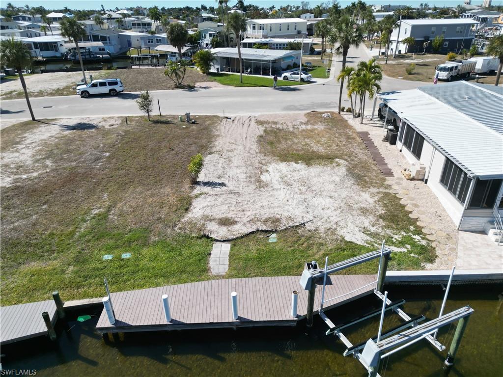 BAYSIDE ESTATES - Land