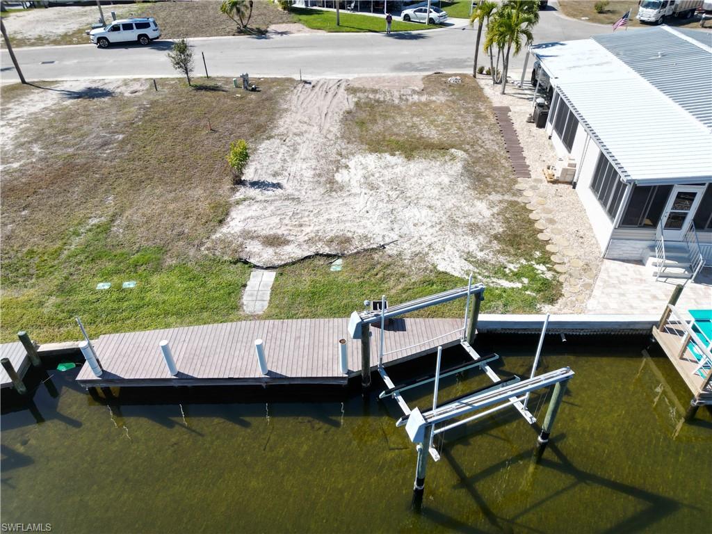 BAYSIDE ESTATES - Land