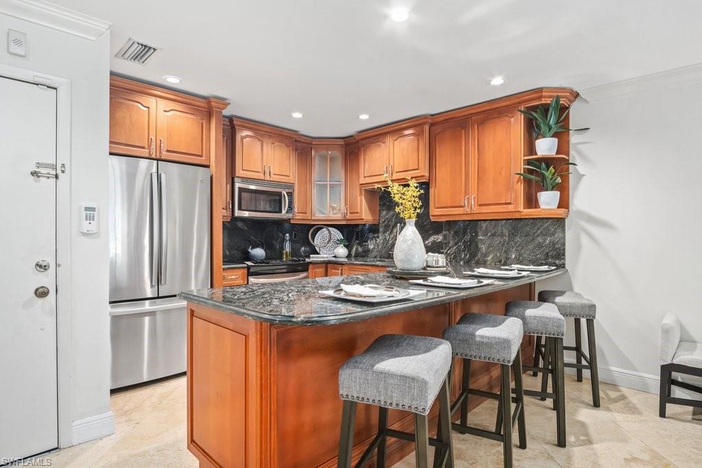 BEACHWOOD CLUB - Residential