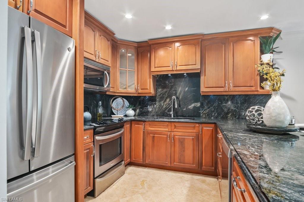 BEACHWOOD CLUB - Residential