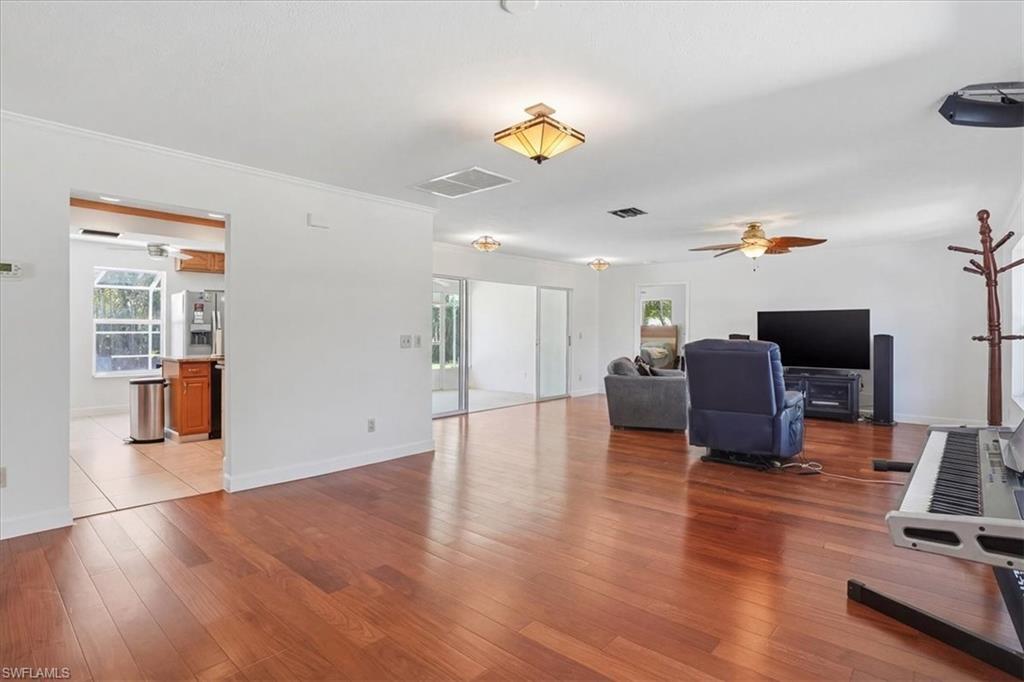 HEIGHLAND VILLA - Residential