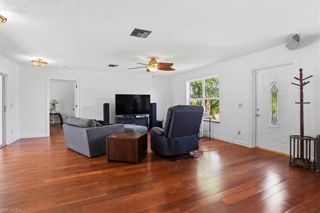 HEIGHLAND VILLA - Residential