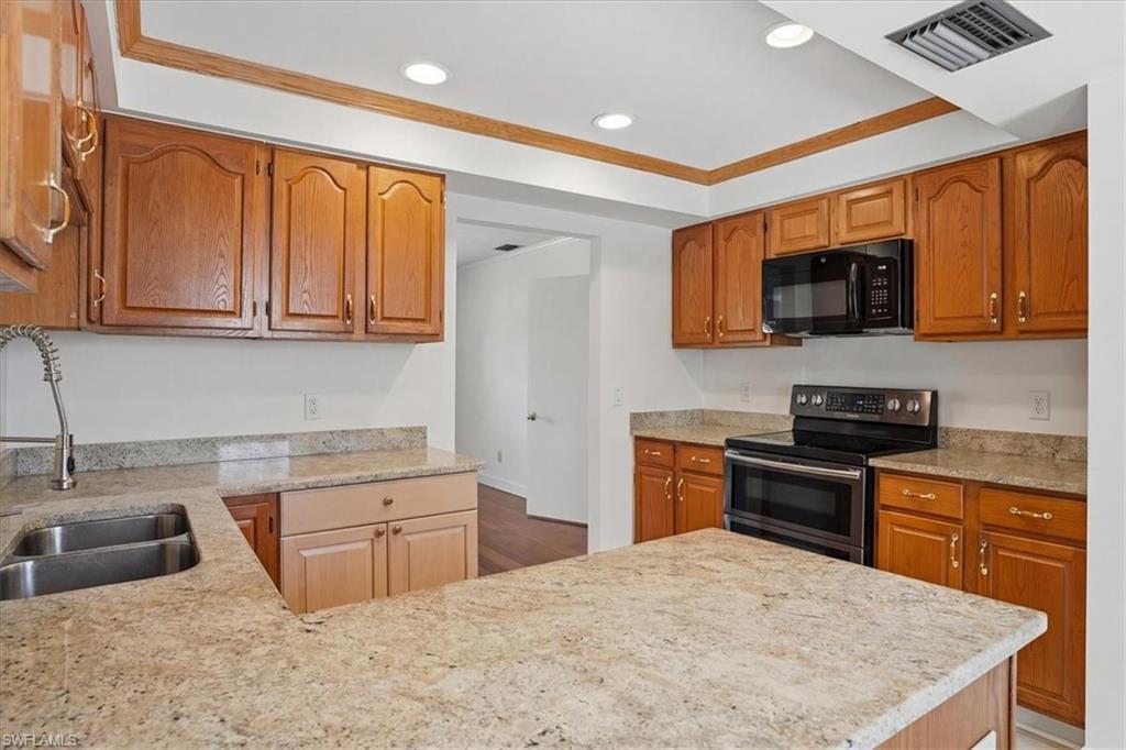 HEIGHLAND VILLA - Residential