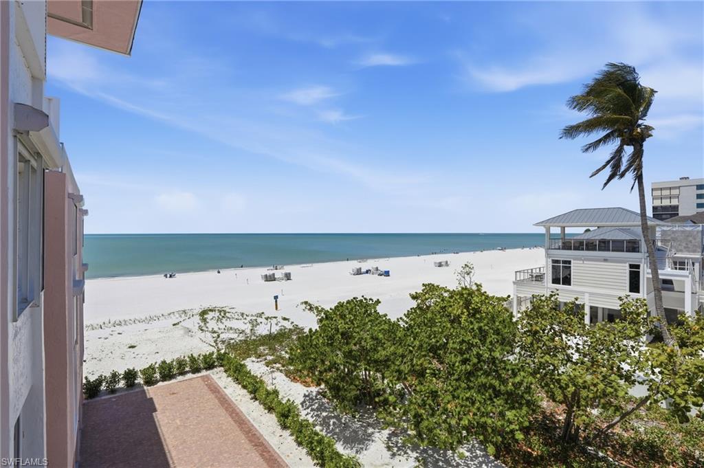 HICKORY SHORES - Residential