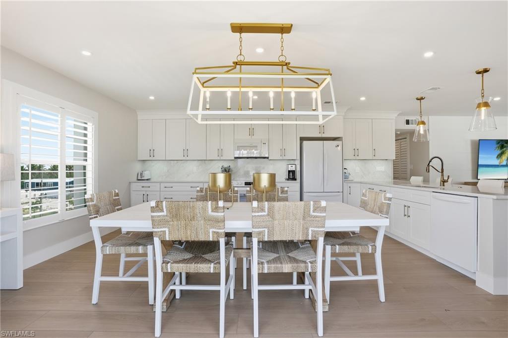 HICKORY SHORES - Residential