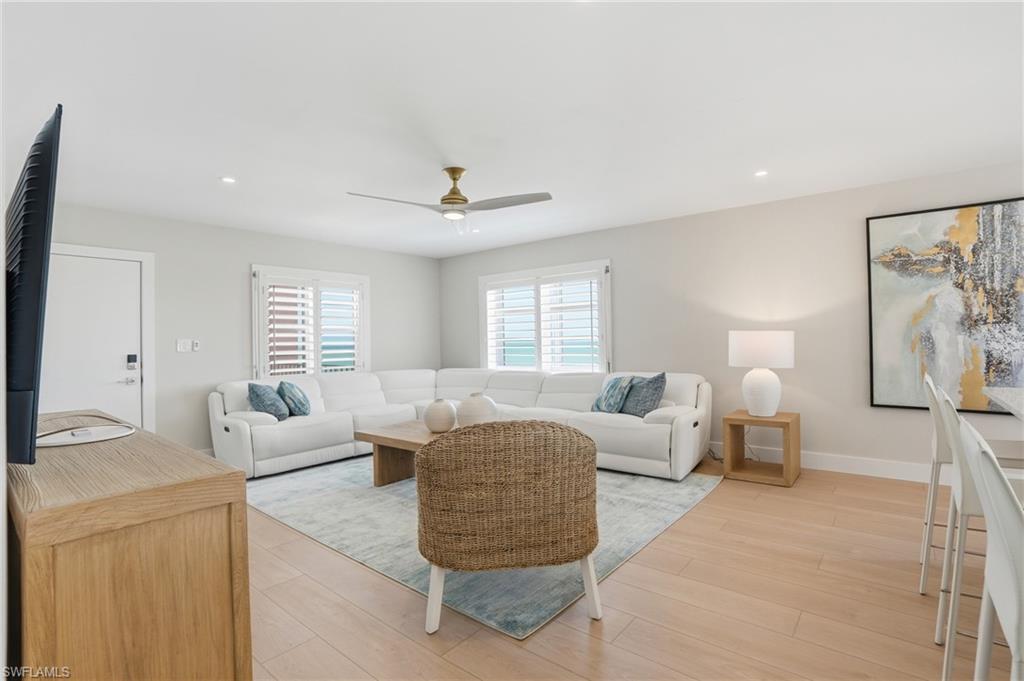 HICKORY SHORES - Residential