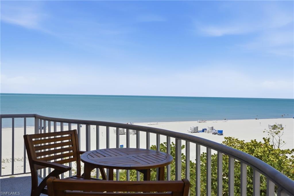 HICKORY SHORES - Residential