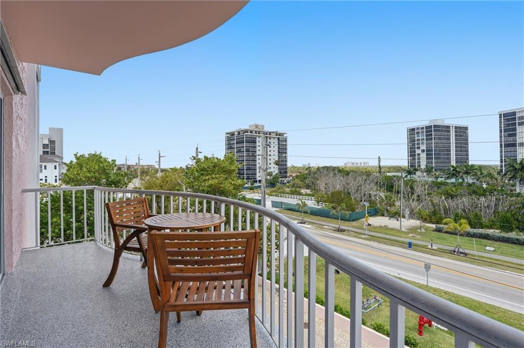 HICKORY SHORES - Residential