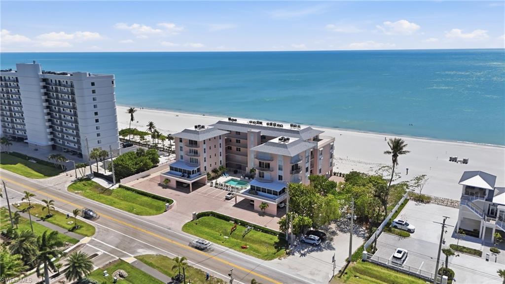 HICKORY SHORES - Residential