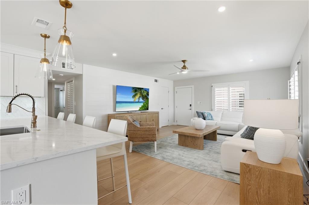 HICKORY SHORES - Residential