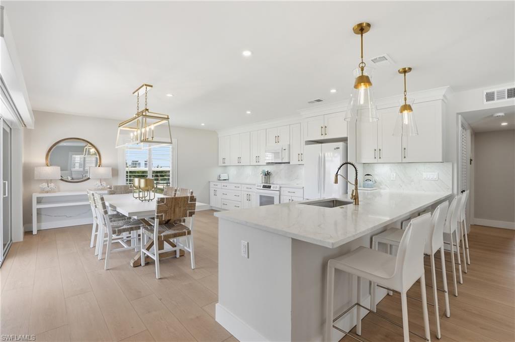 HICKORY SHORES - Residential