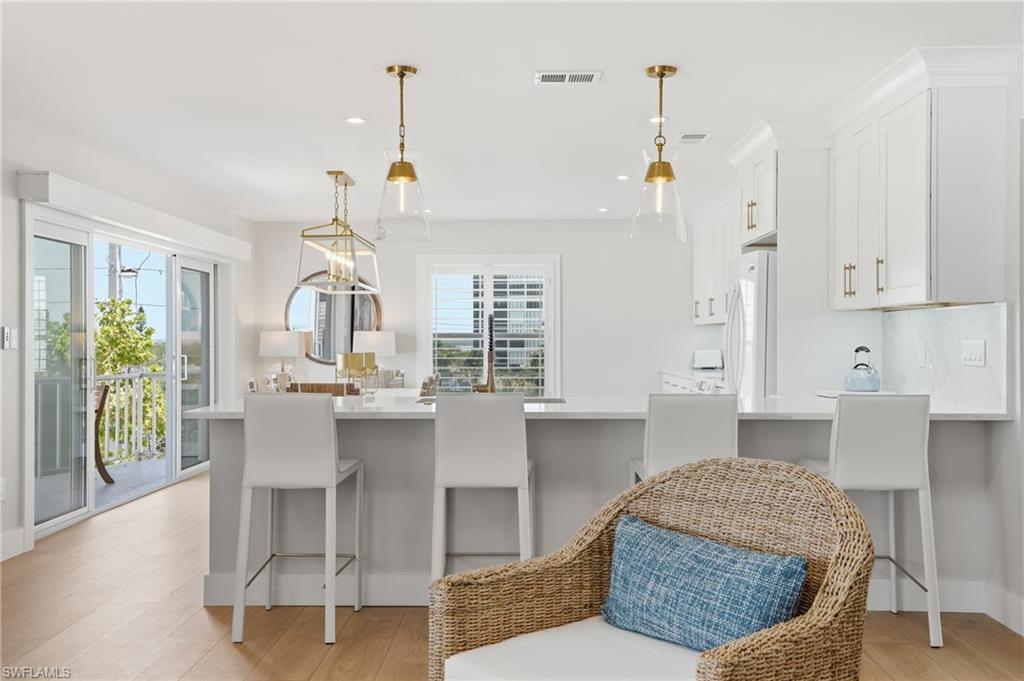 HICKORY SHORES - Residential