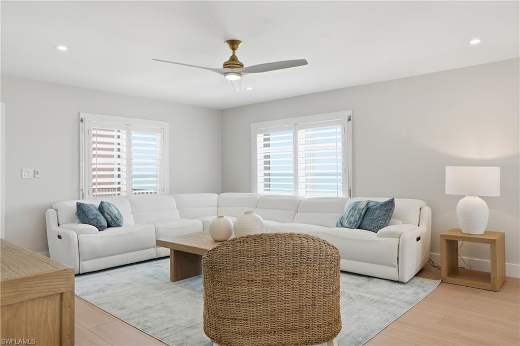 HICKORY SHORES - Residential