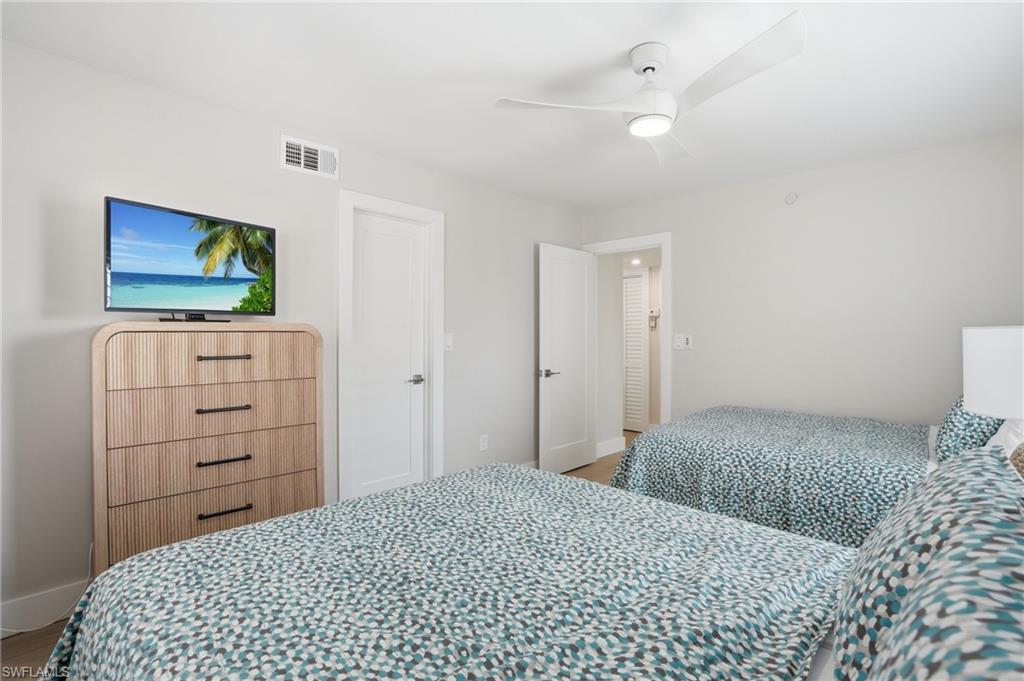 HICKORY SHORES - Residential