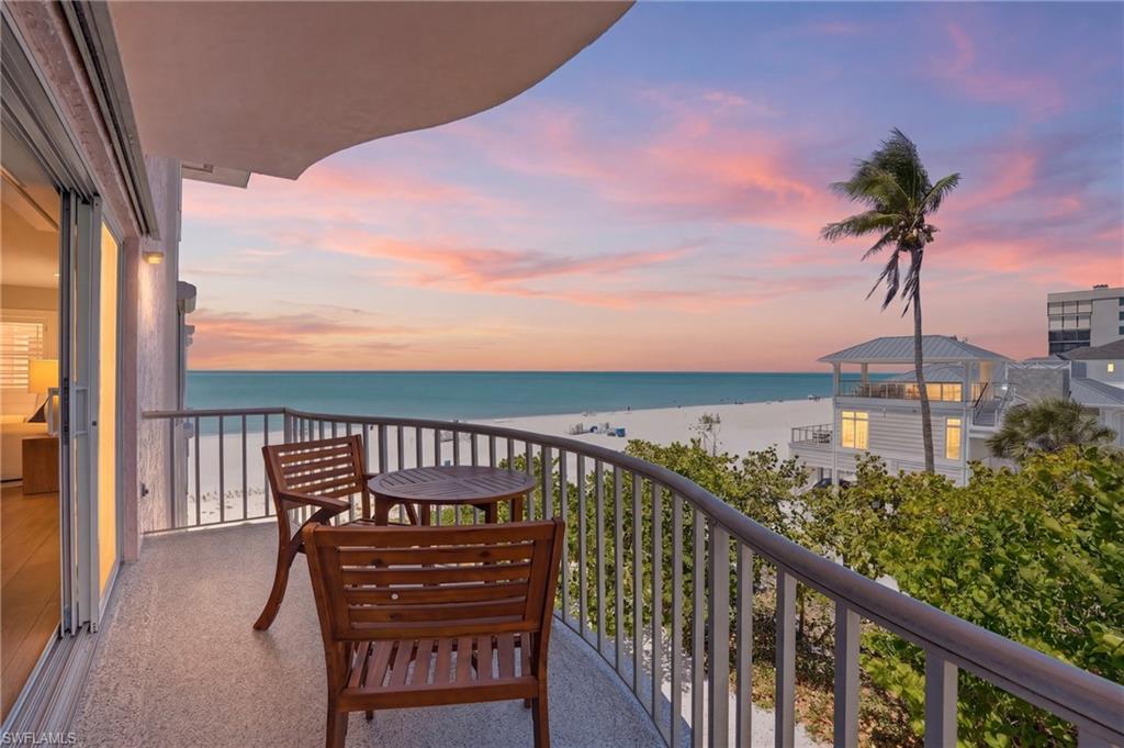 HICKORY SHORES - Residential