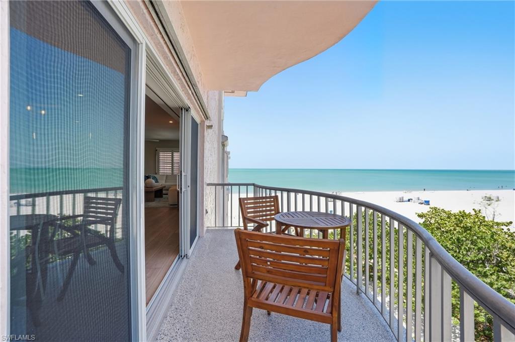 HICKORY SHORES - Residential