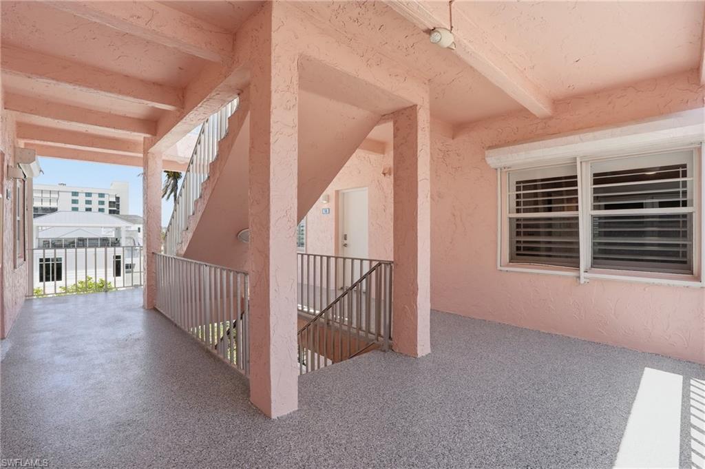 HICKORY SHORES - Residential