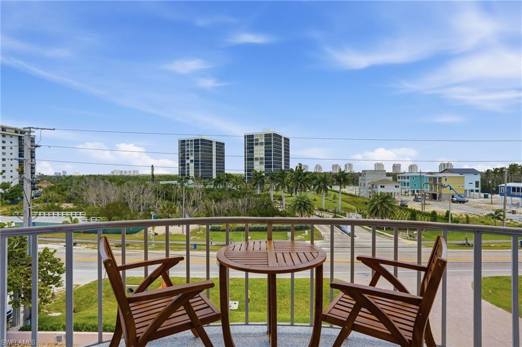 HICKORY SHORES - Residential