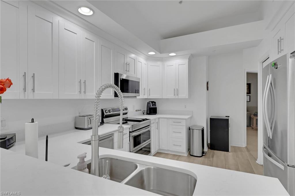 LAUREL GREENS - Residential