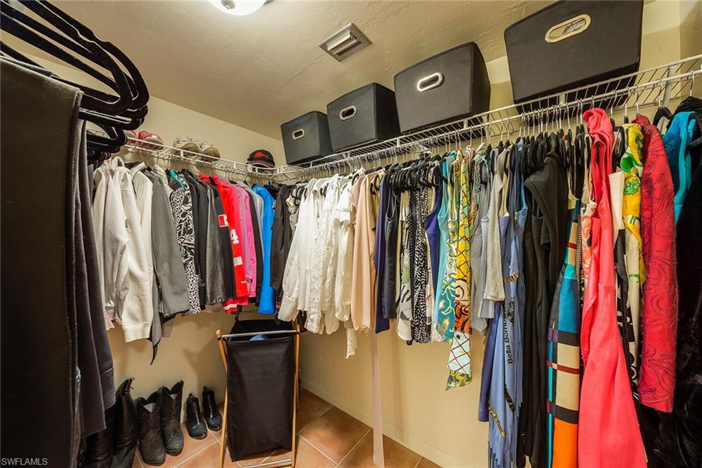 FOUNTAINS III - Residential