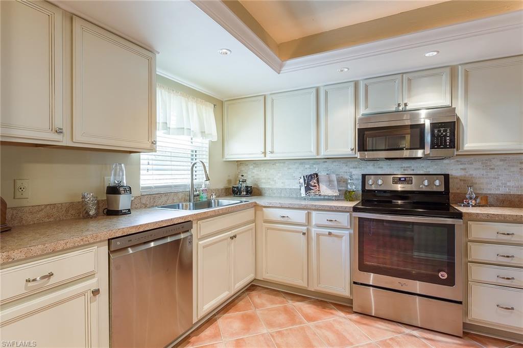 FOUNTAINS III - Residential