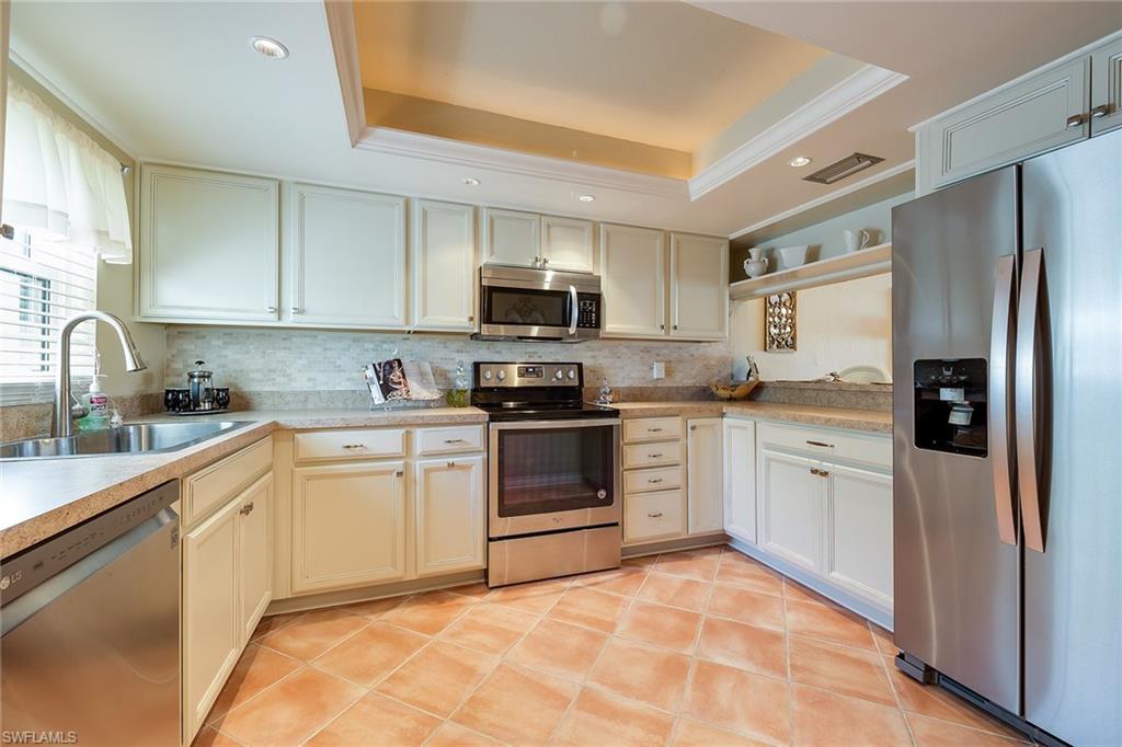 FOUNTAINS III - Residential