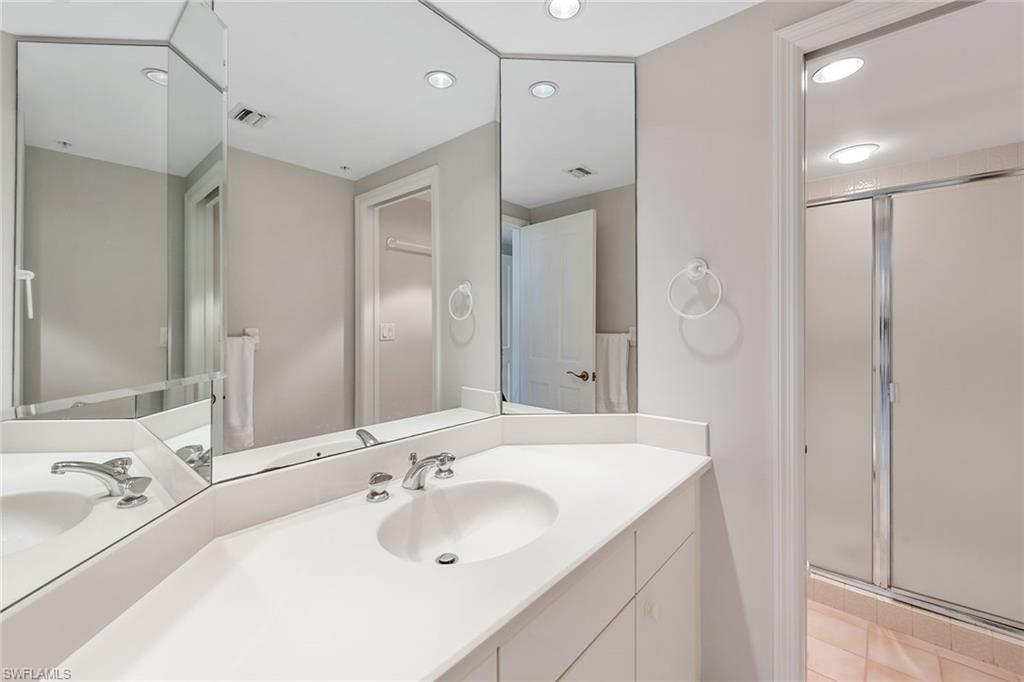 CARLYSLE AT BAY COLONY - Residential