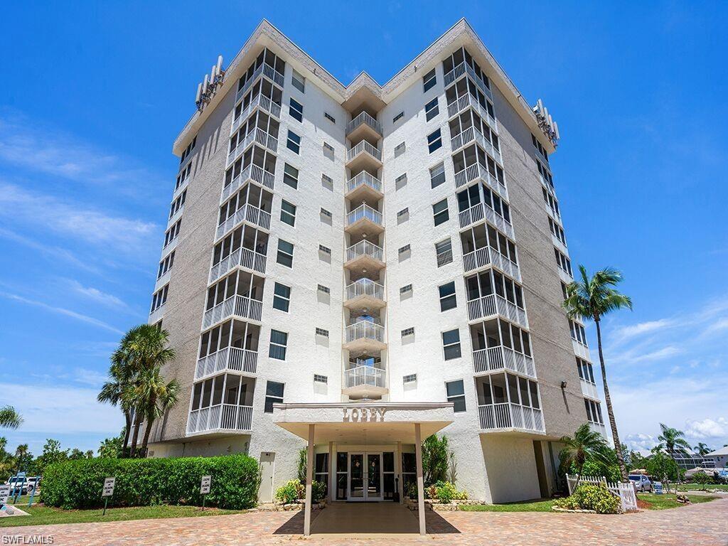 BEACH AND TENNIS CLUB - Residential