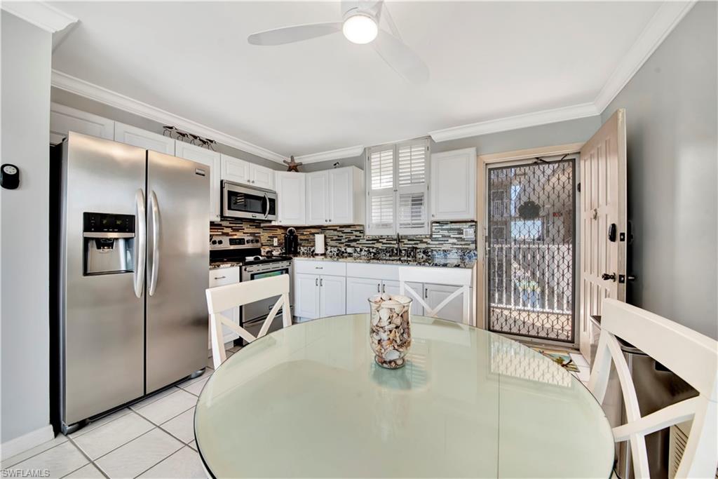 BEACH AND TENNIS CLUB - Residential