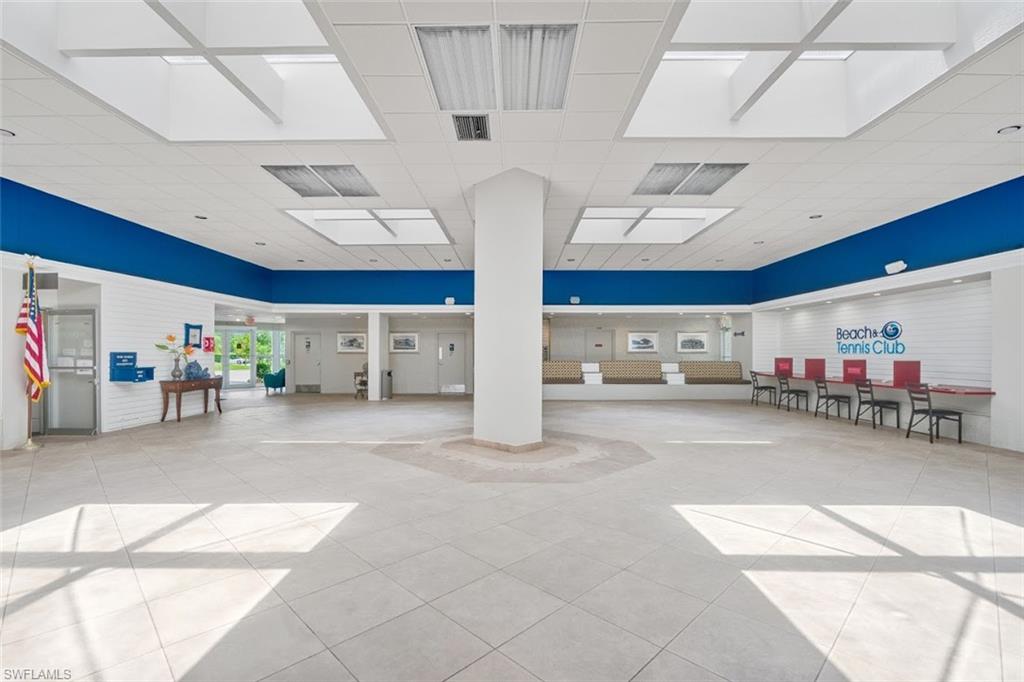 BEACH AND TENNIS CLUB - Residential