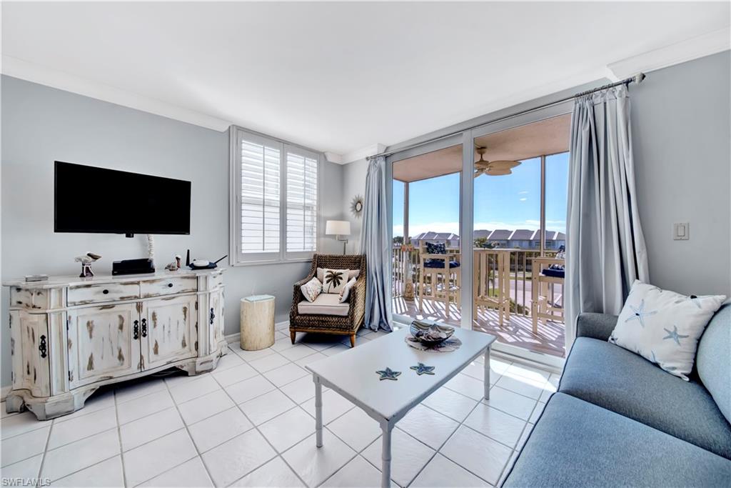 BEACH AND TENNIS CLUB - Residential