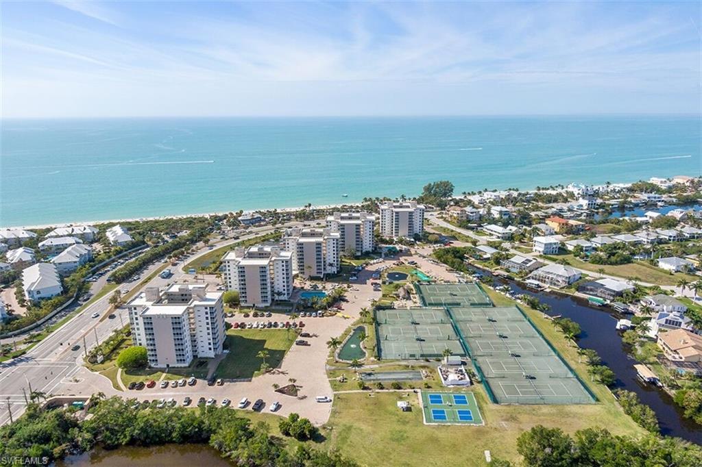 BEACH AND TENNIS CLUB - Residential