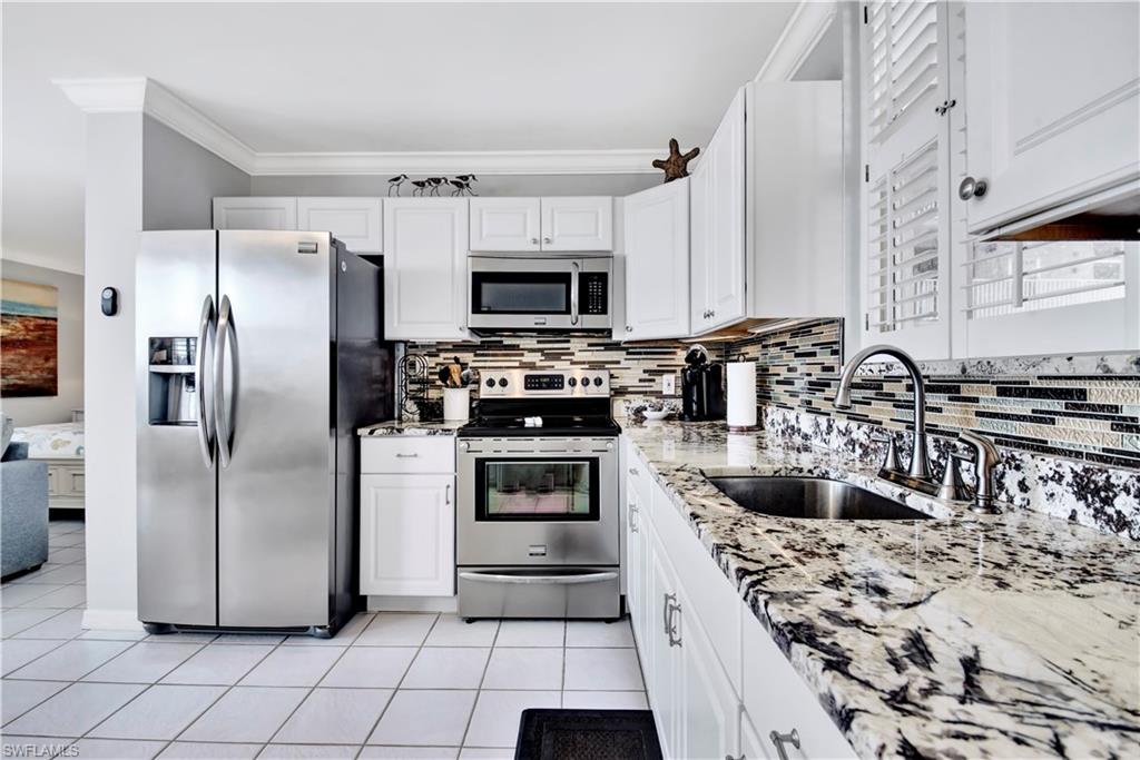 BEACH AND TENNIS CLUB - Residential