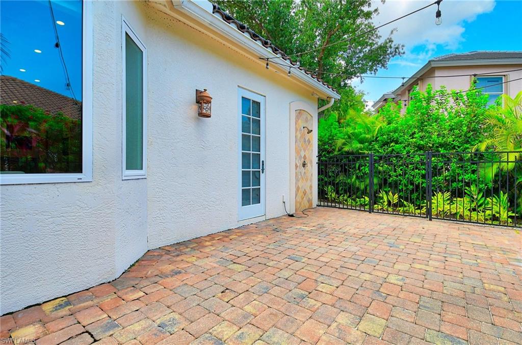 MONTEREY - Residential