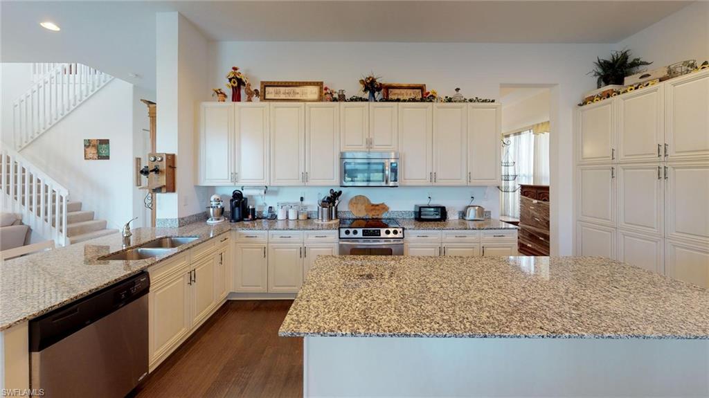 MAPLE RIDGE - Residential